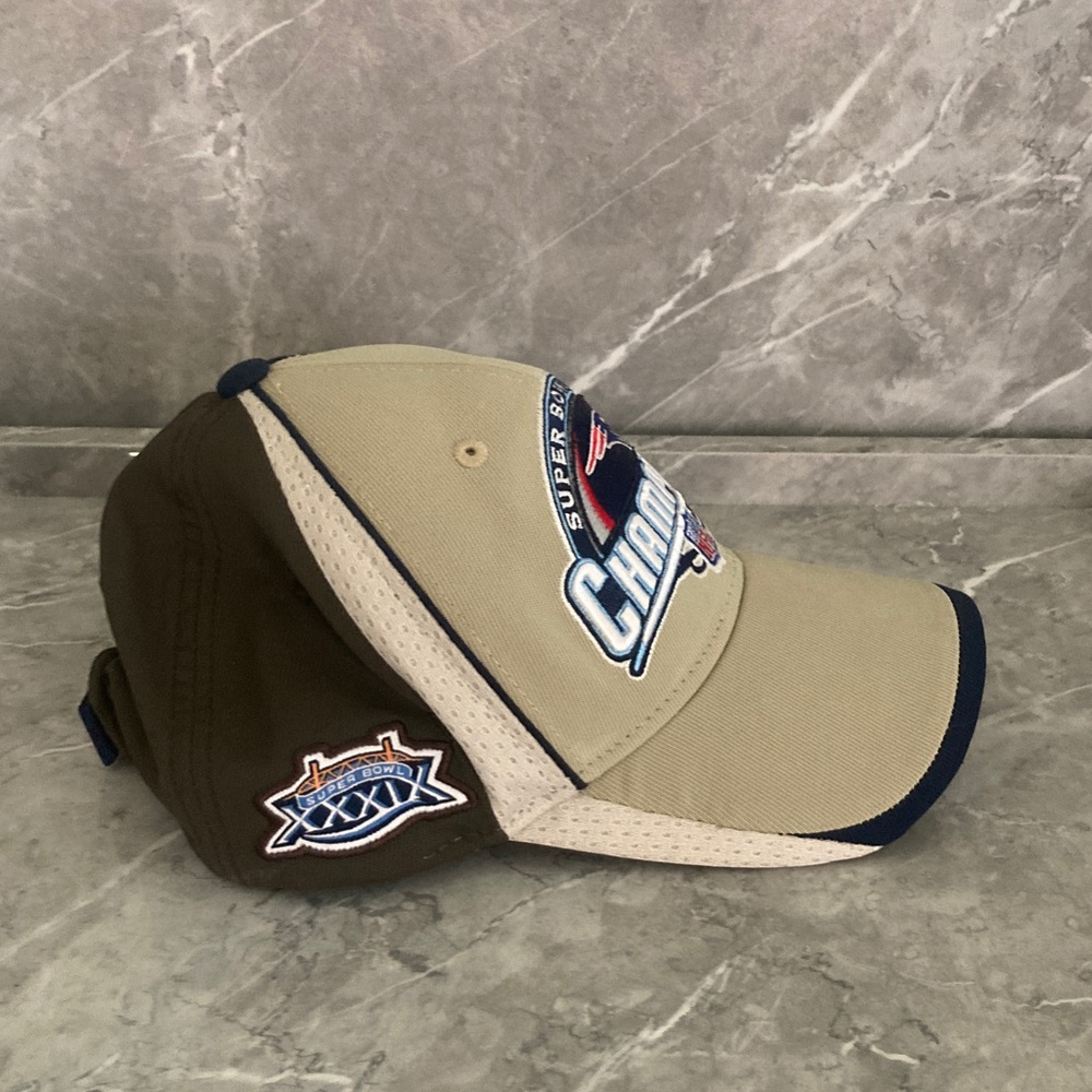 New England Patriots Super Bowl XXXIX Champions NFL Official Reebok • Adjustable - Picture 2 of 9